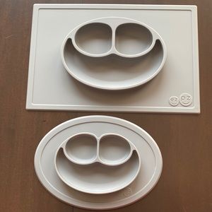 Gray ezpz Mini Mat and Happy Mat